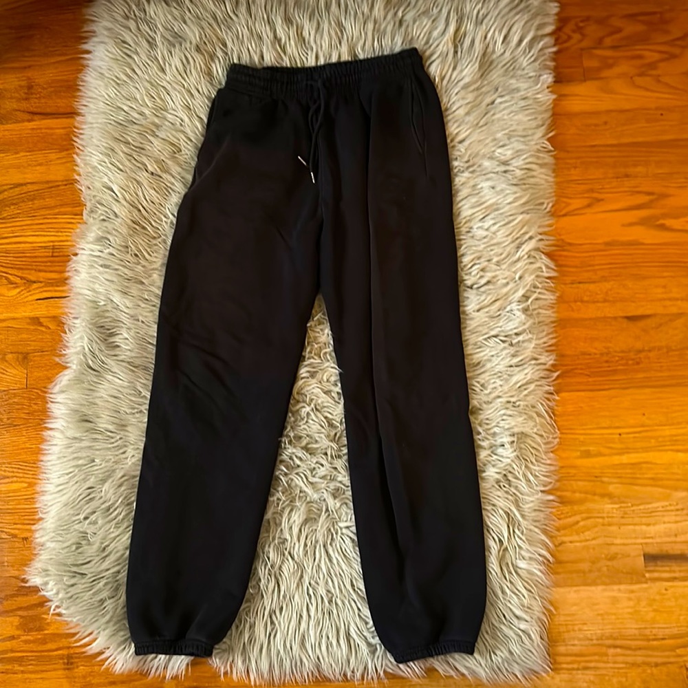 Size small Women’s uniqlo black sweatpants